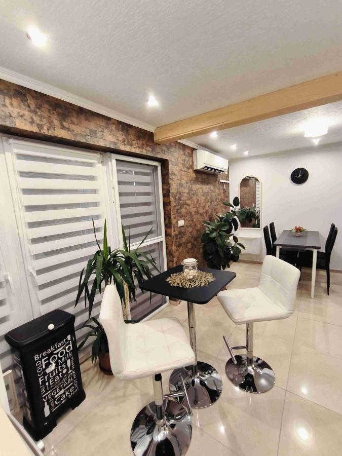 Baky House Appartement Balatonlelle Buitenkant foto